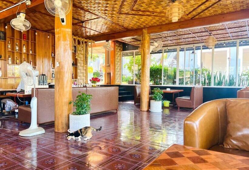 بانگلوی استاندارد, Chomkatae Bungalows