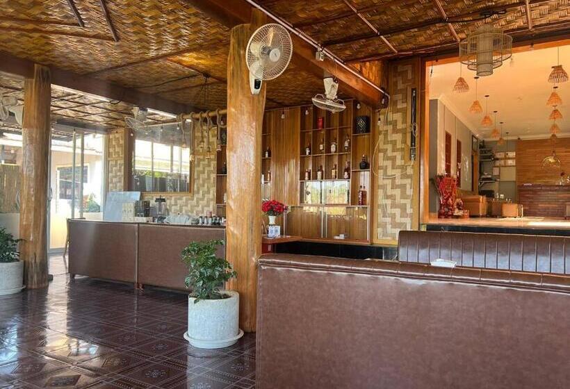 بنگله خانوادگی, Chomkatae Bungalows