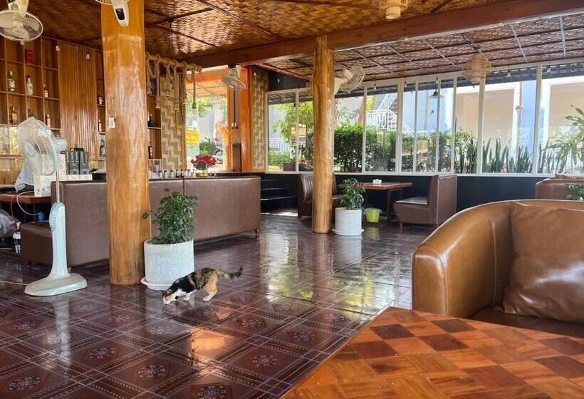 بانگلوی استاندارد, Chomkatae Bungalows