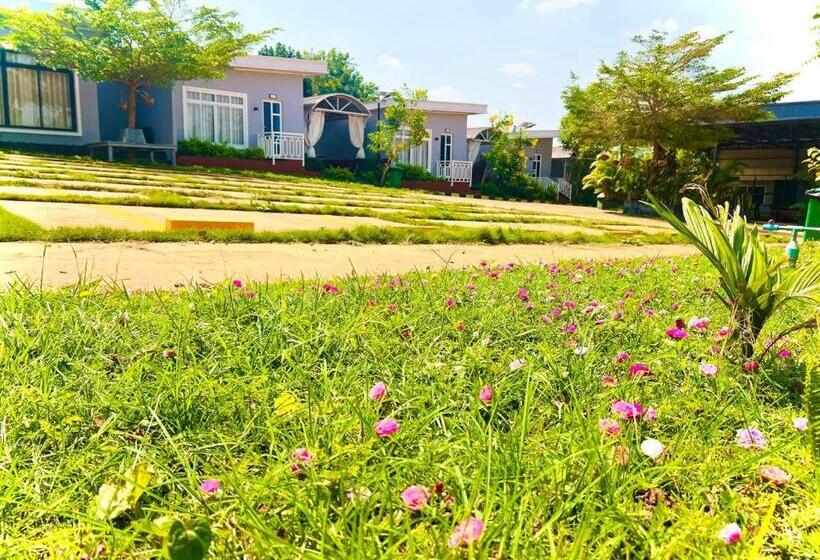 بنگله خانوادگی, Chomkatae Bungalows