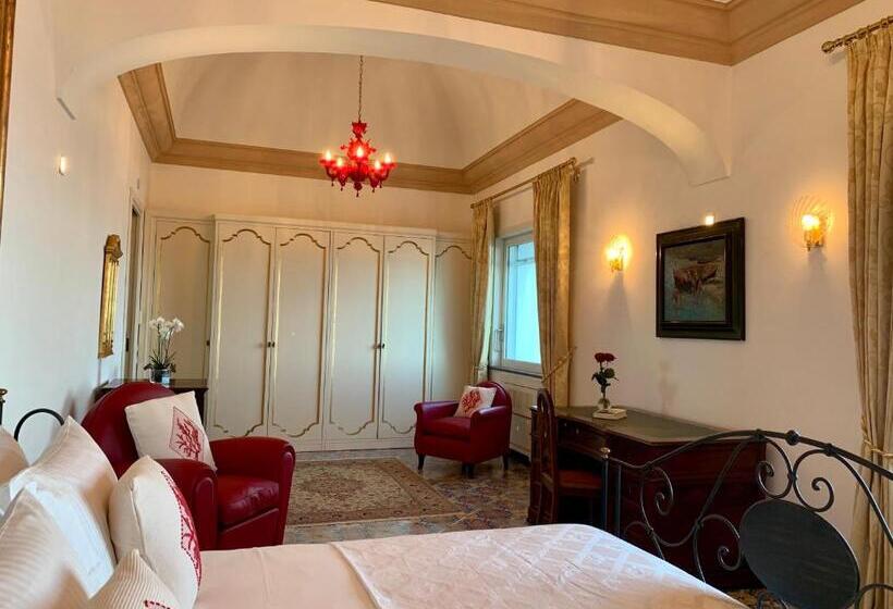 سوئیت با تخت بزرگ, Villa Le Baste