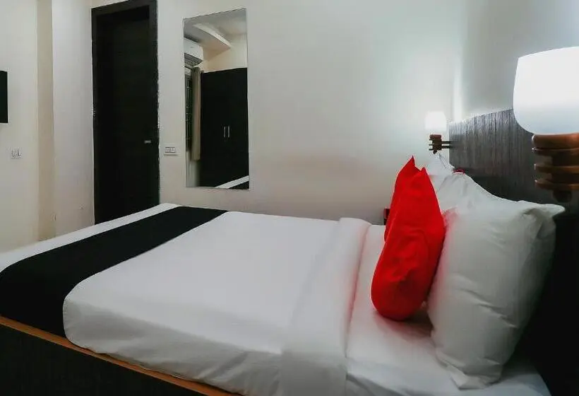 Deluxe Kolmen Hengen Huone, Capital O Gn Suites