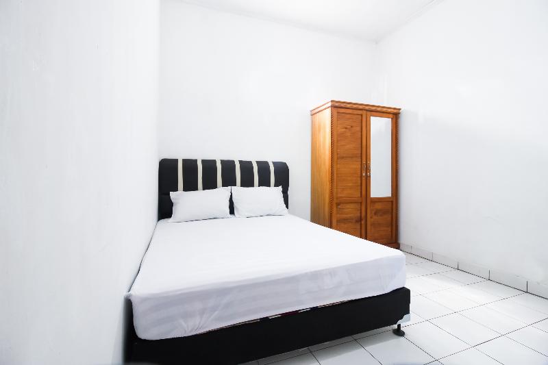 デラックスルーム, Oyo 2597 Km Kost