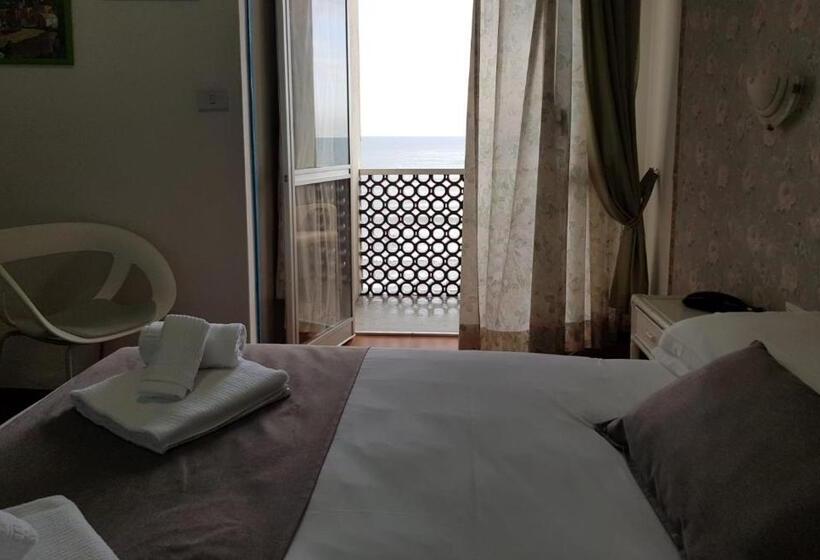 חדר אקונומי, Tirreno