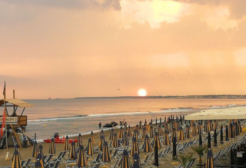 חדר סטנדרט נוף לים עם מרפסת, Tirreno