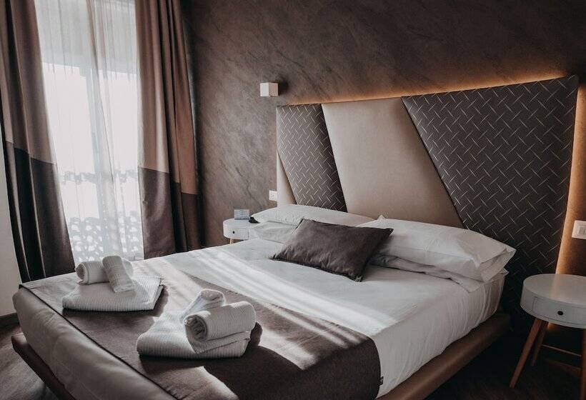 חדר סטנדרט נוף לים עם מרפסת, Tirreno