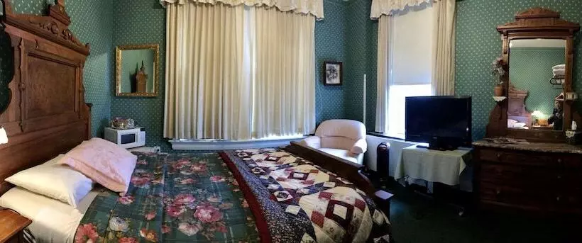 اتاق استاندارد, The Redstone Inn And Suites