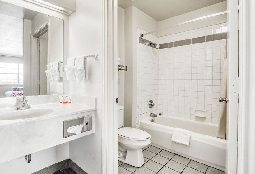 غرفه قياسيه سريرين مزدوجين, Hotel Wichita Falls I-44