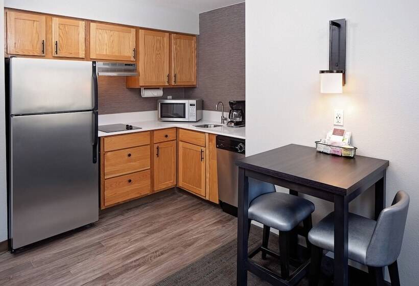 스위트, Residence Inn Arlington