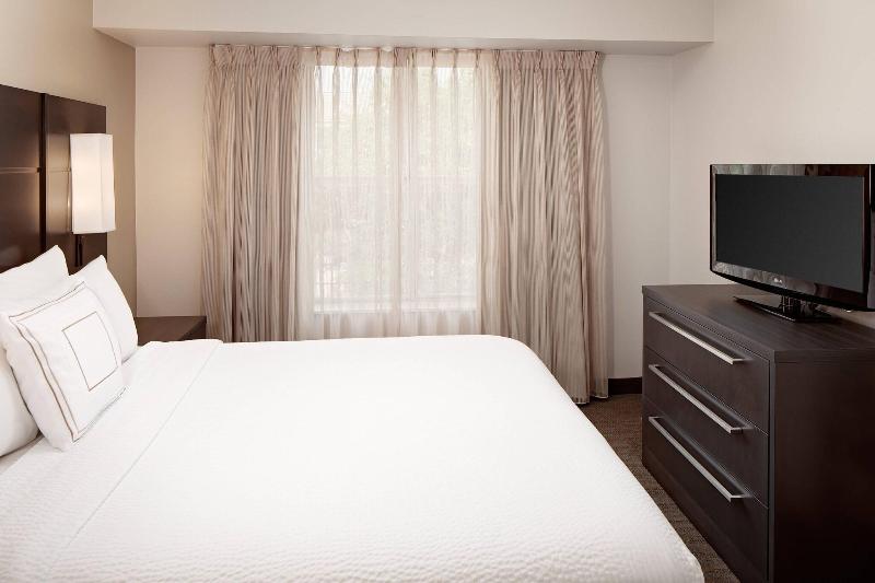 스위트, Residence Inn Arlington