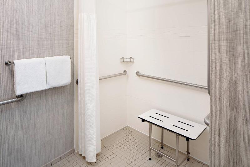 스위트, Residence Inn Arlington