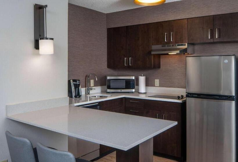 스위트, Sonesta Es Suites Fairfax Fair Lakes
