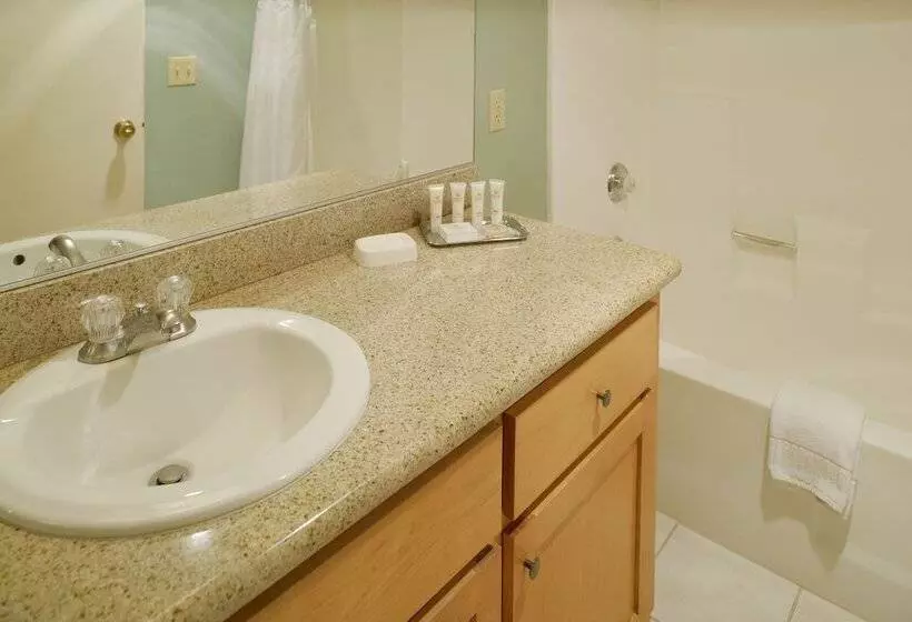 استودیوی استاندارد, Riviera Oaks Resort