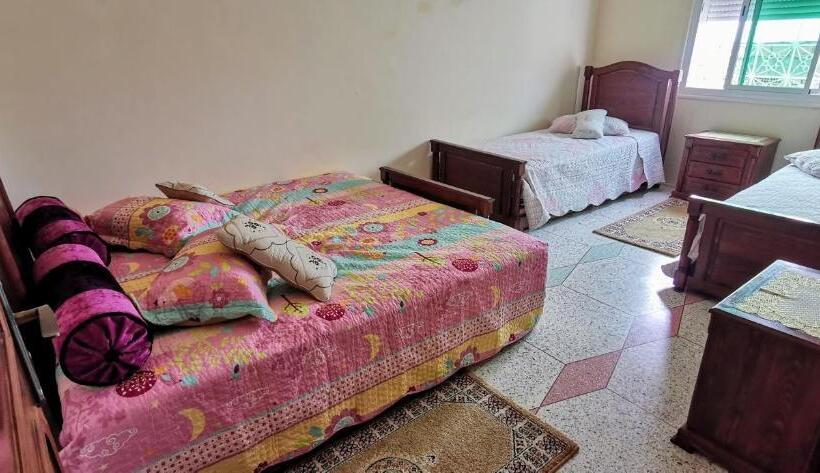 اتاق استاندارد سه نفره, Gite El Menzeh