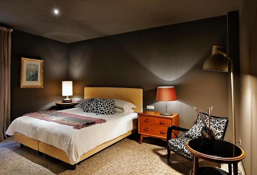 디럭스 룸 킹사이즈 침대, Ermellina