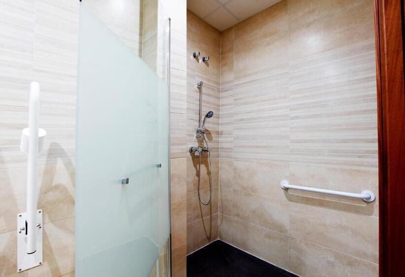スタンダードルーム, Hostal Paris