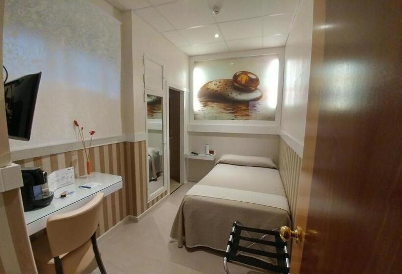 Номер Стандарт Индивидуальный, Hostal Paris