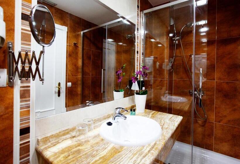 スーペリアールーム, Hostal Paris