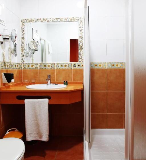 スタンダードルーム, Hostal Paris