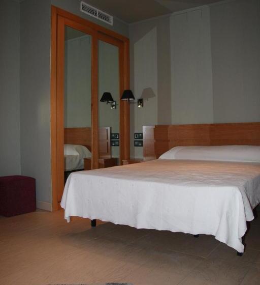 اتاق استاندارد چهار تخته, Hostal Playa Mazagon