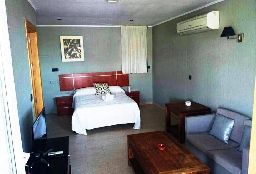 Четырехместный Номер Стандарт, Hostal Playa Mazagon