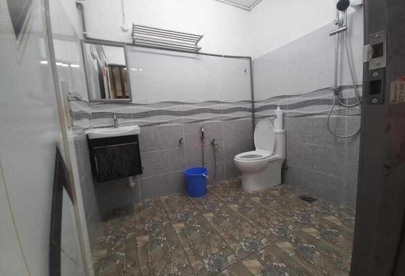 家庭间, Spot On 89788 Musafir Transit