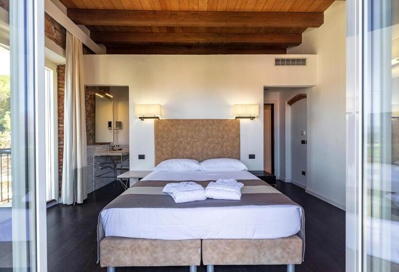 اتاق استاندارد با بالکن و چشم‌انداز دریا, Raphael Hotel Arbatax