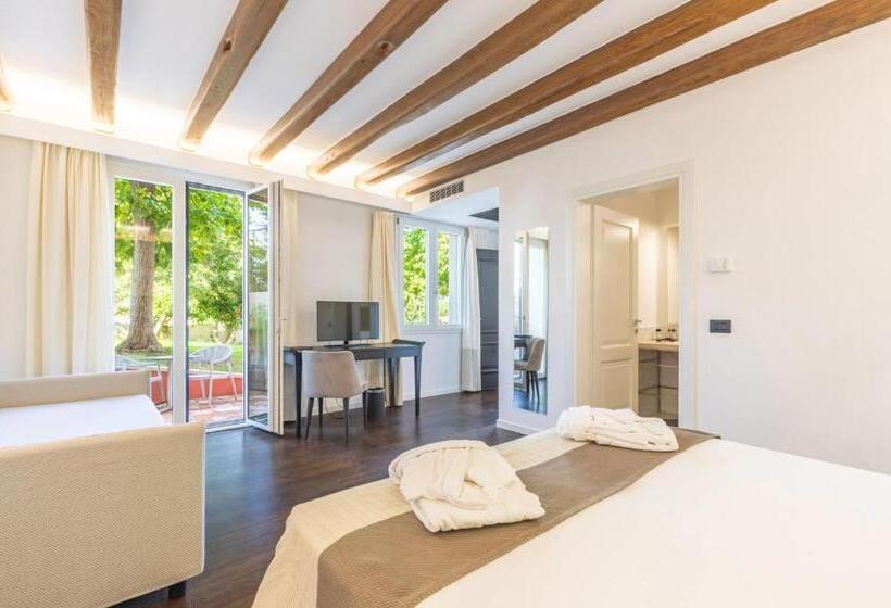 اتاق استاندارد سه تخته با چشمانداز باغ, Raphael Hotel Arbatax