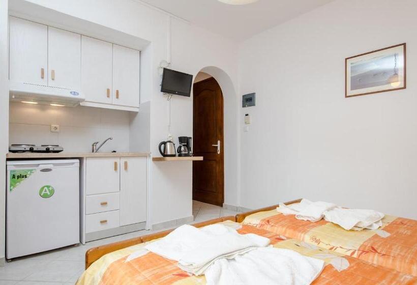 Studio Standard, Antonia Studios