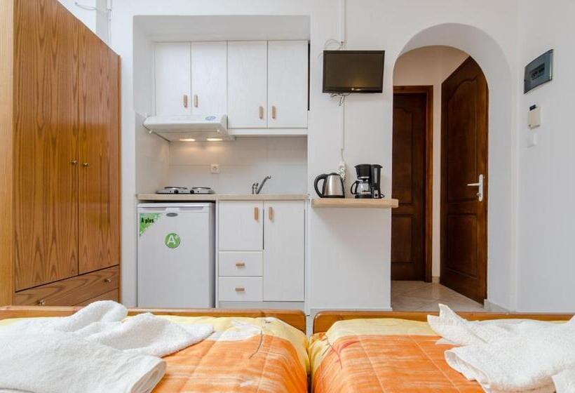 Studio Standard, Antonia Studios