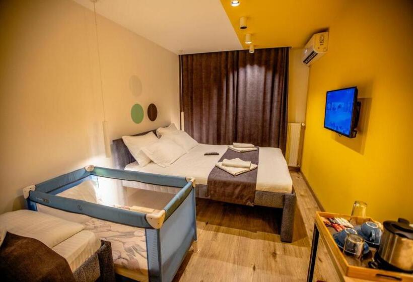 اتاق استاندارد سه تخته با بالکن, 4 Llulla