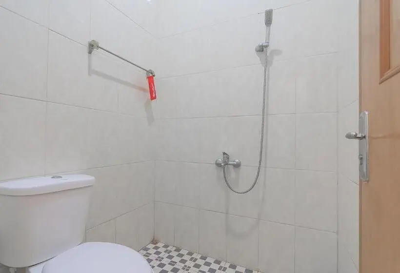 スタンダードルーム, Reddoorz Resort Syariah @ Batu Apung Purwakarta