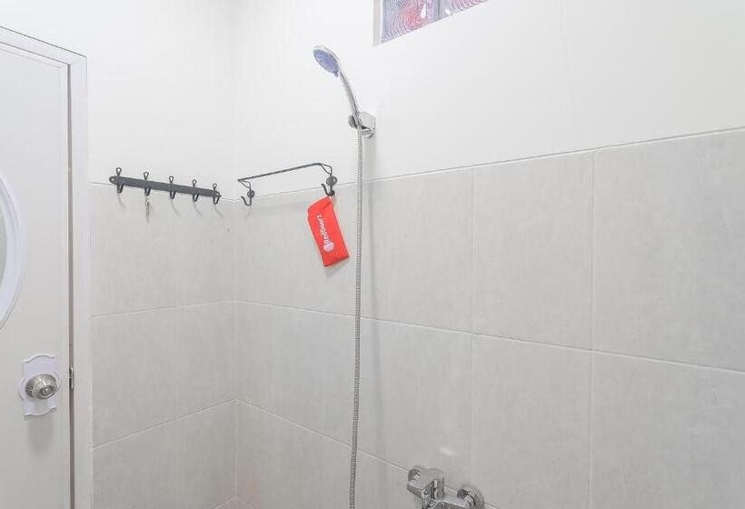 エコノミールーム, Reddoorz Resort Syariah @ Batu Apung Purwakarta
