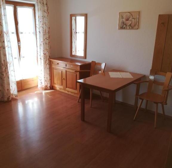 バルコニー付きスタンダードルーム, Pension Eva