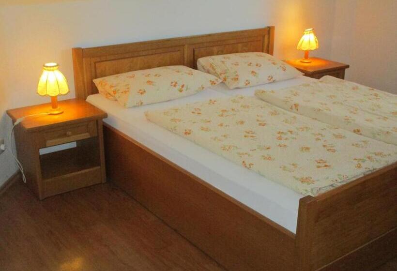 バルコニー付きスタンダードルーム, Pension Eva