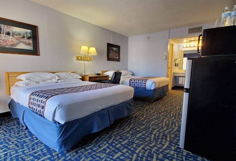 Номер Стандарт 2 Двуспальные Кровати, Hospitality Inn