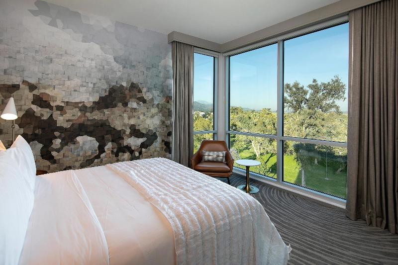 جناح سرير كينج, Le Méridien Pasadena Arcadia