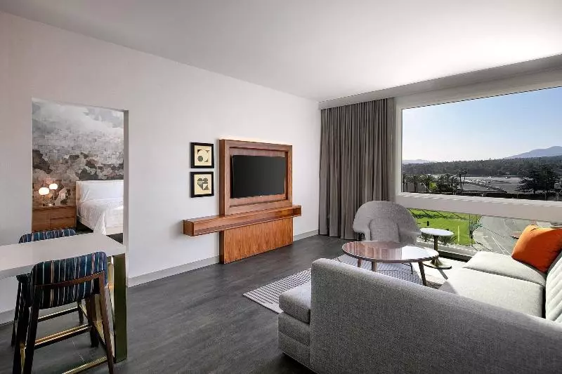 سوئیت با تخت بزرگ, Le Méridien Pasadena Arcadia