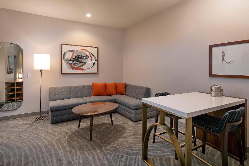 스위트 킹사이즈 침대, Le Méridien Pasadena Arcadia