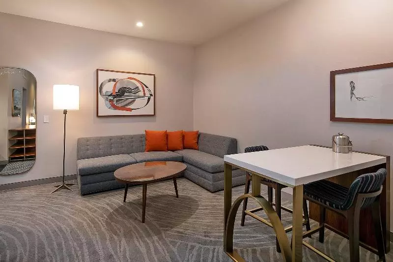 سوئیت با تخت بزرگ, Le Méridien Pasadena Arcadia