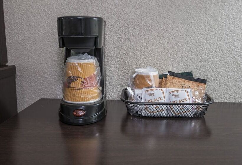 סוויטה, Red Roof Inn Plus+ & Suites Opelika