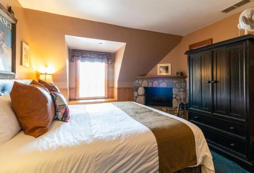 キングサイズベッドのスタンダードルーム, Saddleback Inn At Lake Arrowhead