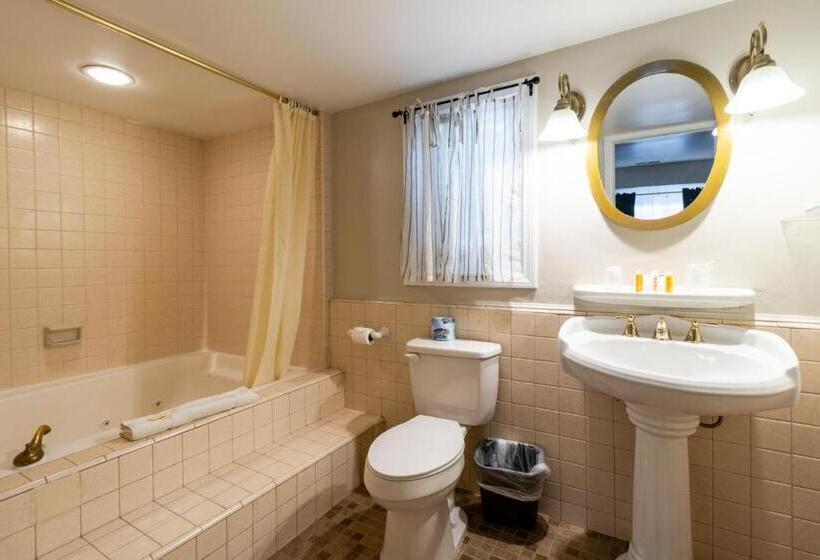 キングサイズベッドのスイートルーム, Saddleback Inn At Lake Arrowhead