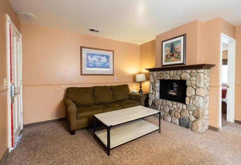 스위트 킹사이즈 침대, Saddleback Inn At Lake Arrowhead