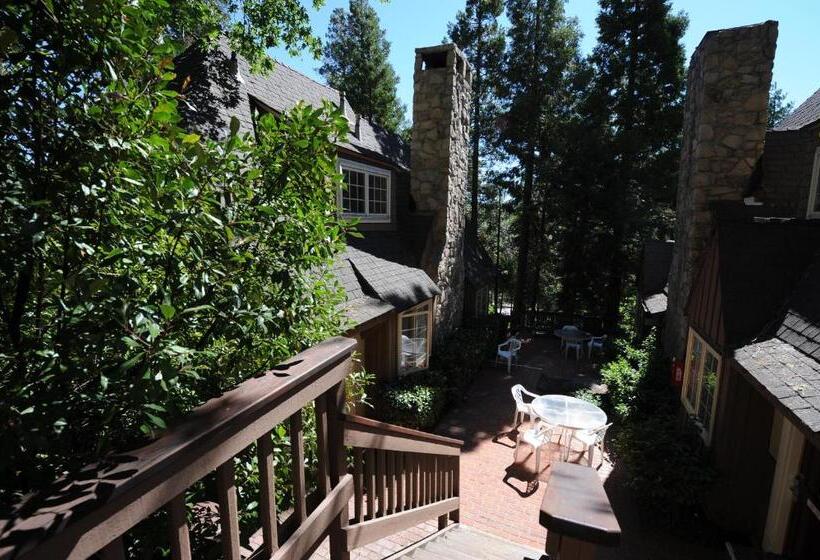 キングサイズベッドのスイートルーム, Saddleback Inn At Lake Arrowhead