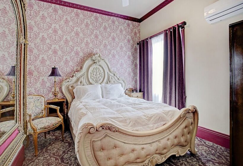 スイート, Sara's Inn On The Boulevard