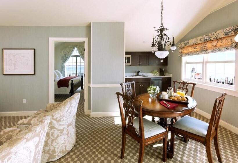 جناح, Saybrook Point Resort & Marina