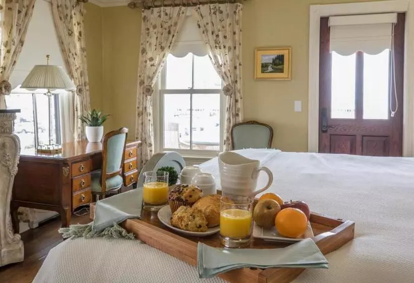 Superior-huone King-vuode, Saybrook Point Resort & Marina