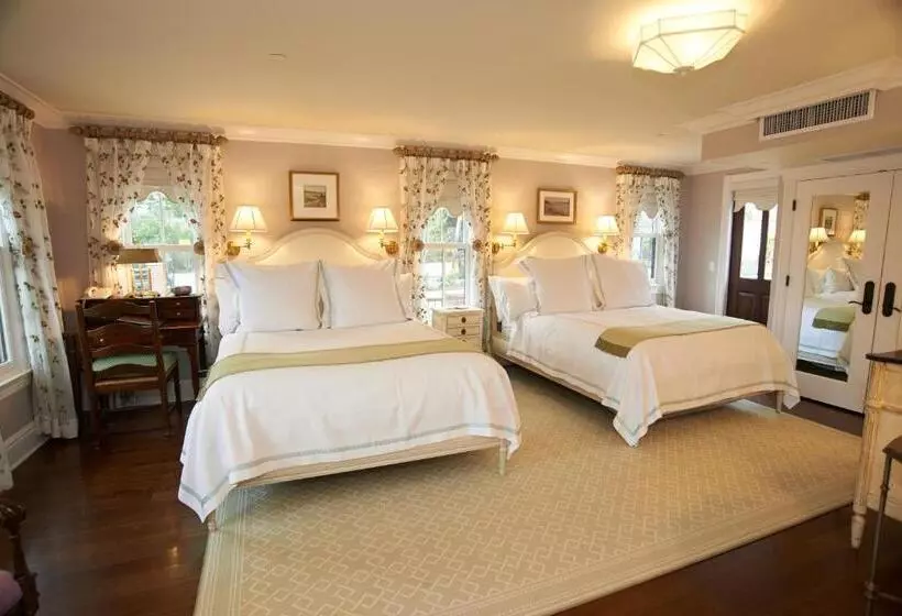Standard Neljän Hengen Huone Puutarhanäkymä, Saybrook Point Resort & Marina