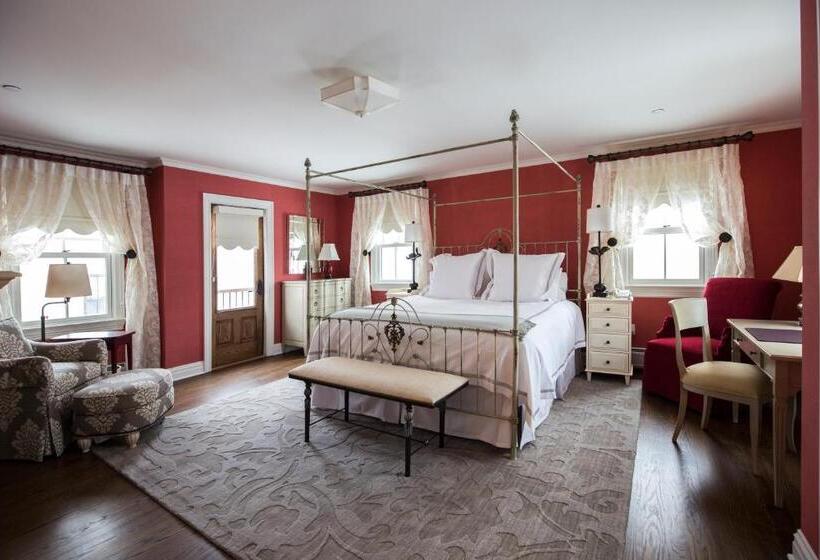 جناح مزود بتراس, Saybrook Point Resort & Marina